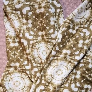 EUC Lularoe light olive green tie dye one size leggings